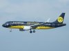 D-AIZR Eurowings Airbus A320-214 Mannschaftsairbus (2).jpg