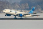 United Airlines, B777-200, MUC 17.12.2022.jpg