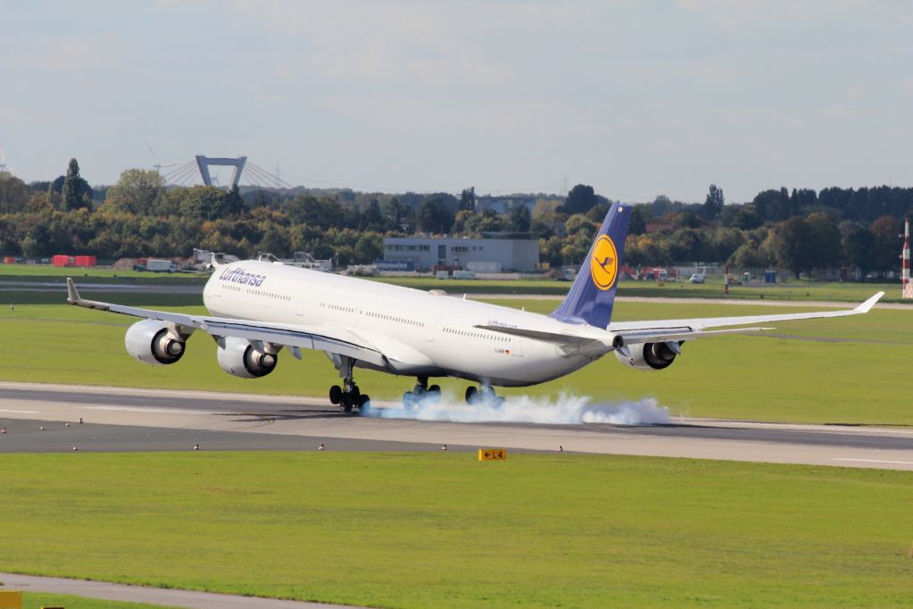 DUS218Qatar343093.jpg