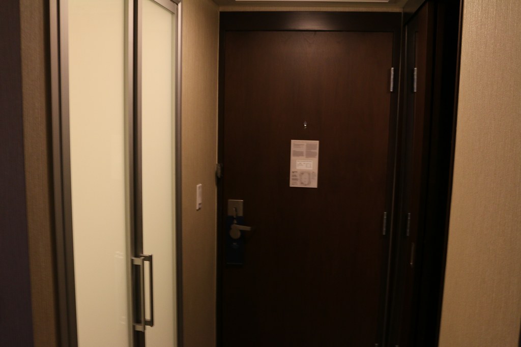 15799603082_350ef93008_b.jpg