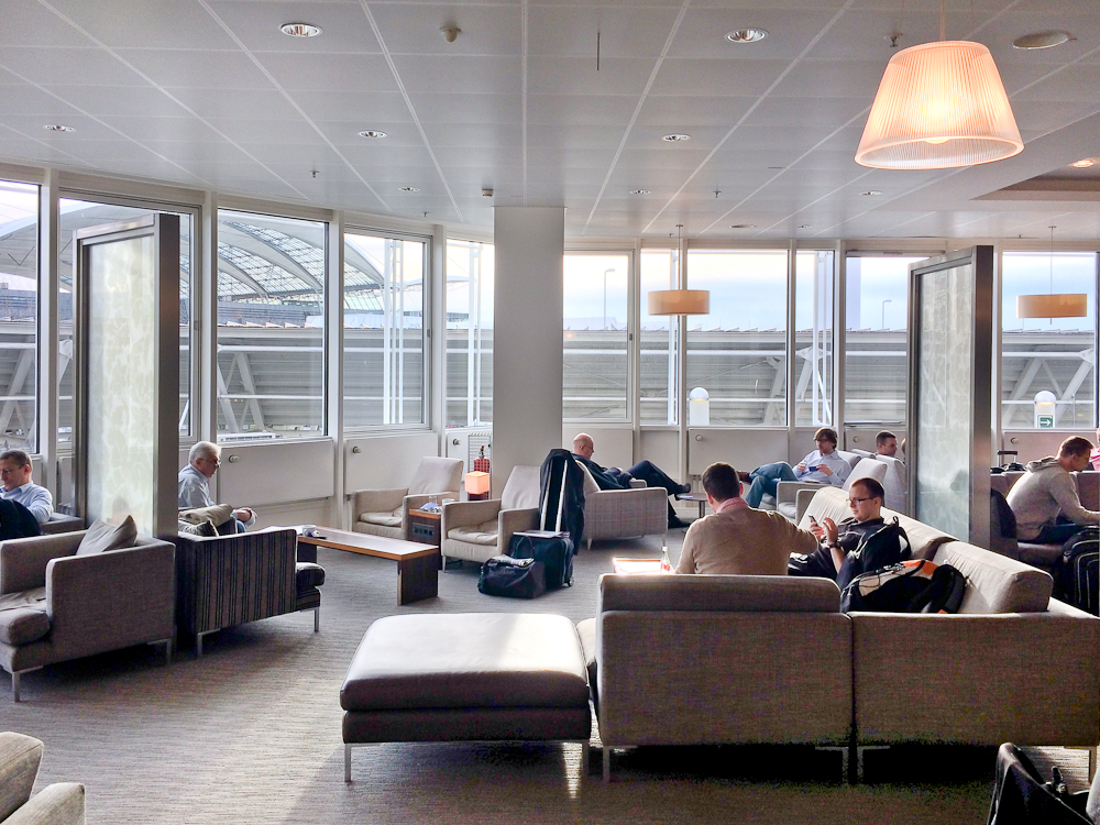 Business_Class_Qatar_Airways_Doha_01.jpg