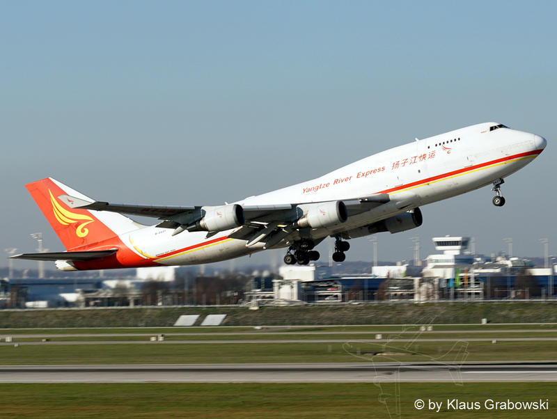 23621898rc.jpg