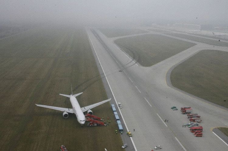 singapore_b733_9v_swq_munich_111103_1.jpg