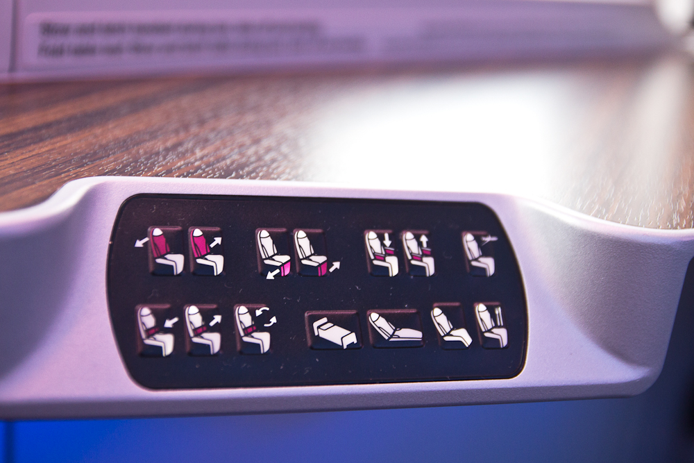 Business_Class_Qatar_Airways_Doha_15.jpg