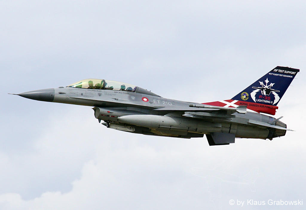 29658394tm.jpg